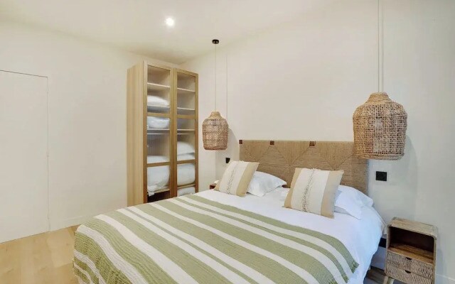 Spacious Apartment - 2BR/10P - Place D'Italia