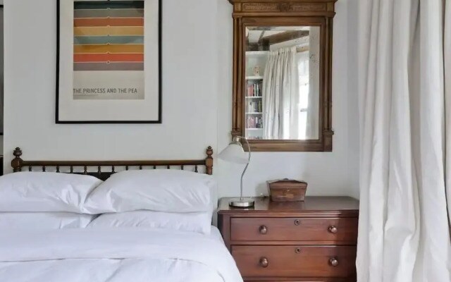 Gorgeous 1 Bed Garden Flat, Kensal