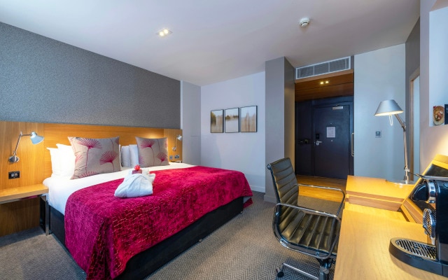 Apex Temple Court Hotel