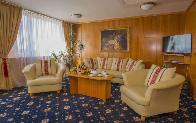 TOP HOTEL Praha & Conference Centre