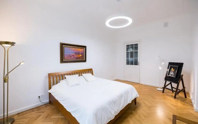Art Nouveau Residence - 210 m2