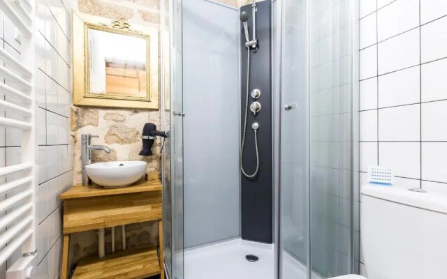 Unusual and charming 25m² near LE MARAIS