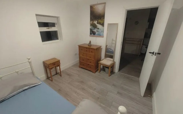 Southall - Sleeps 3 & Great Transport Links