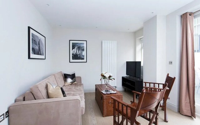 Lovely 2BR flat in West London