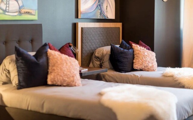 Design Hostel P182