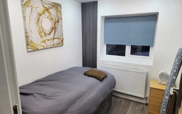 4br-7guests-freeparking-garden-nearmanchester