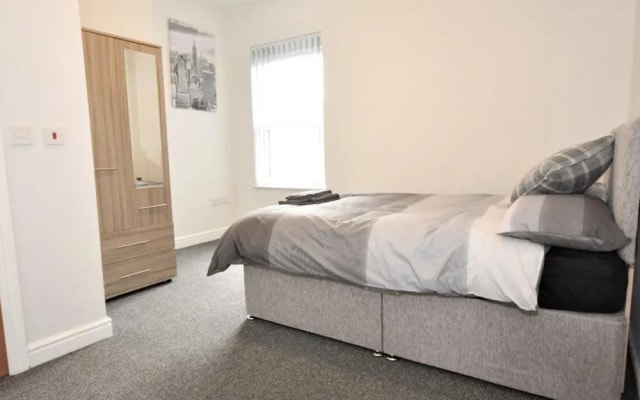 Townhouse @ 50 Birks Street Stoke