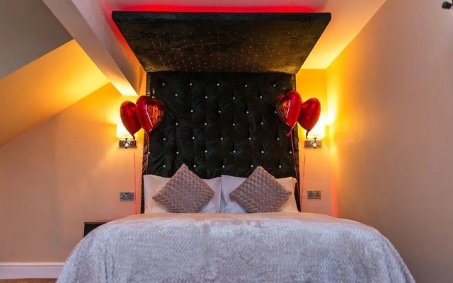 Aphrodite Suites Huddersfield