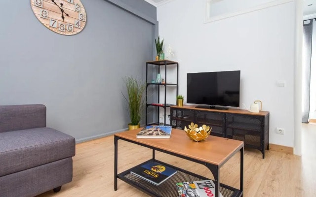 Lovely and Convenient Sagrada Familia Apartment