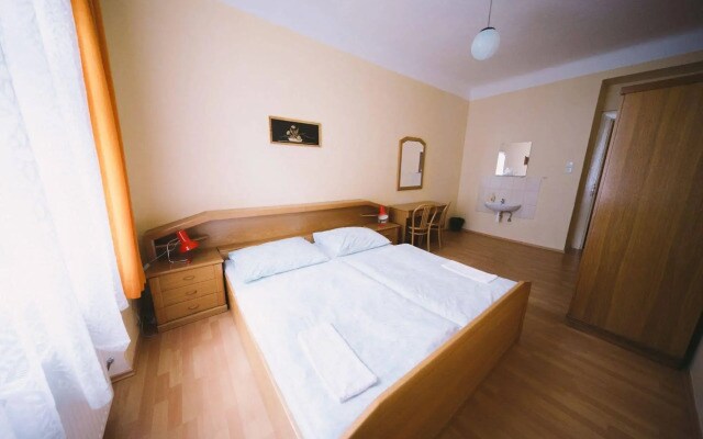 Hostel Dakura