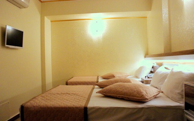 Yaztur Hotel