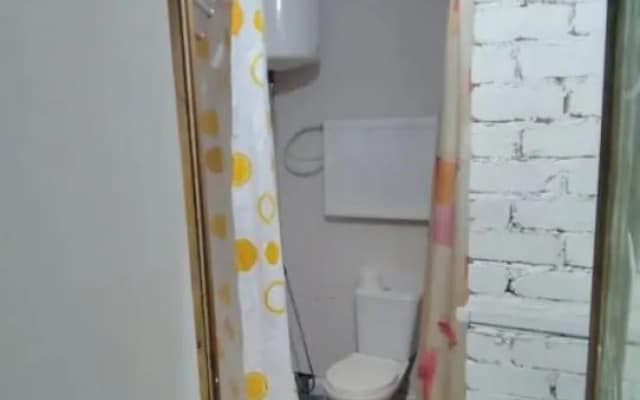 Adorable 1-beedroom place