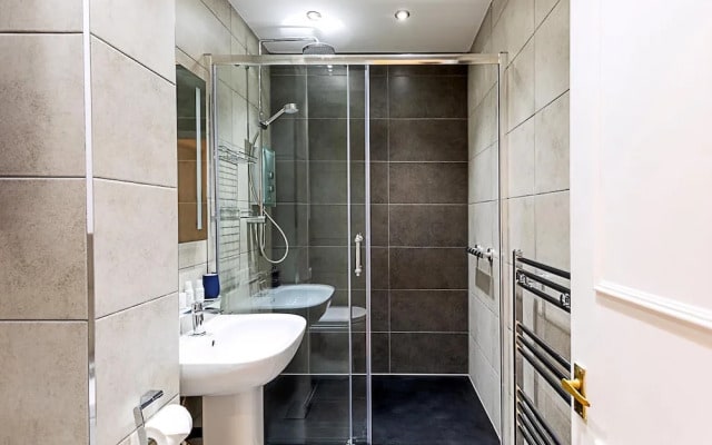 Modern Bayswater Flat