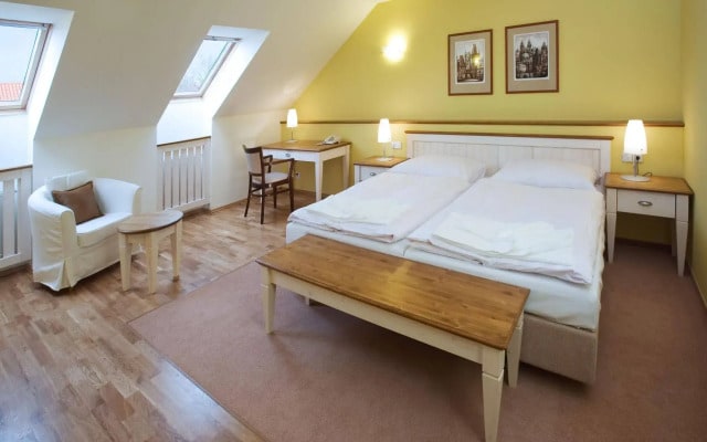 Dolce Villa Hotel