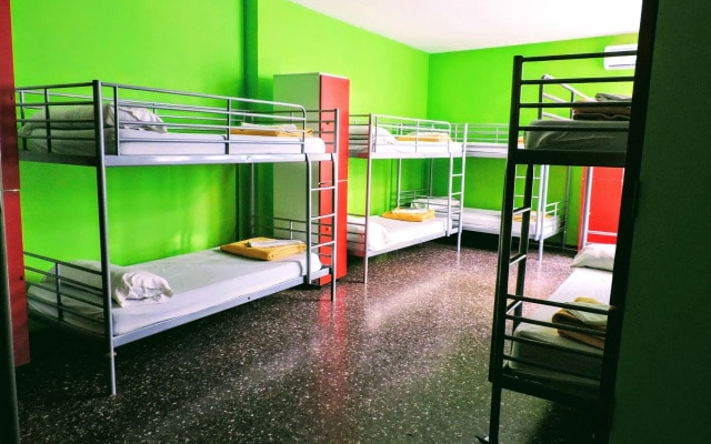 Onefam Les Corts Hostel