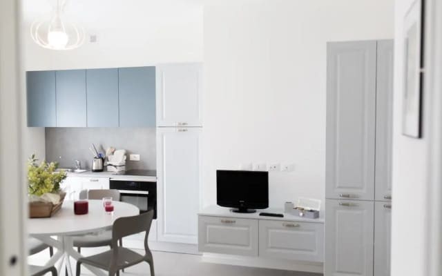Queen Venice Fly Apartments
