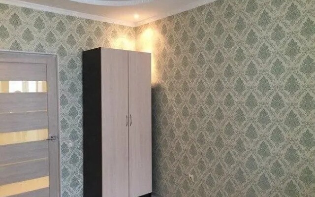Apartmrnt On 64 Parkovaya Ulitsa