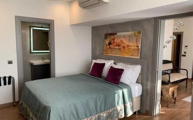 Regency World Suite