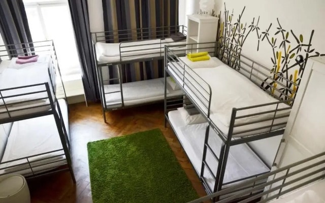 The Republic Garden - Hostel
