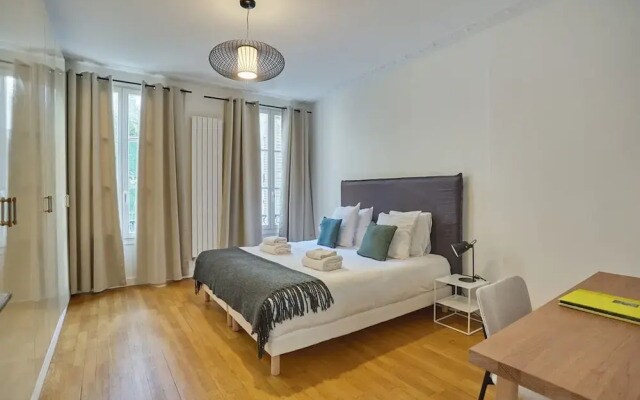 Superb Apartment Center of Paris-montmartre