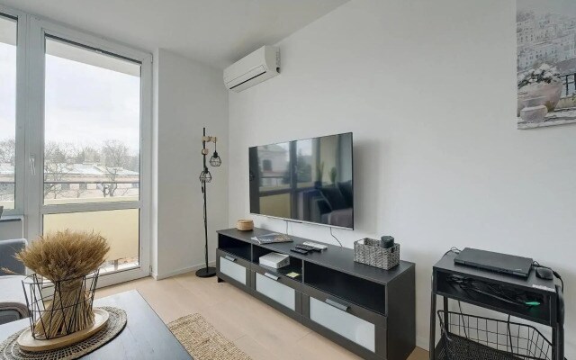 Luxurious 3br Apt Center