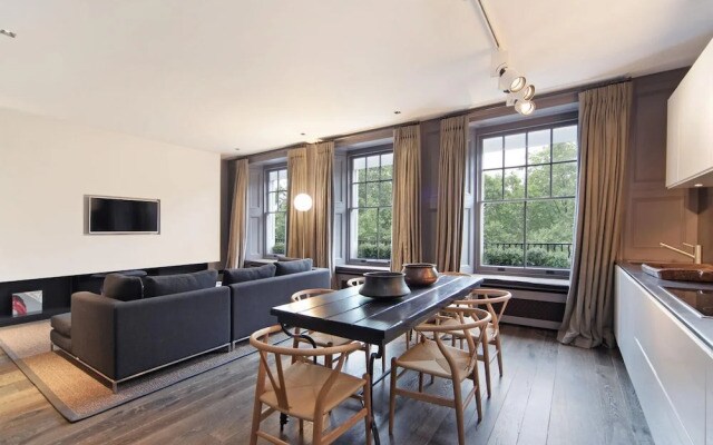 Cadogan Square Luxury 2 Bedroom Apartment II