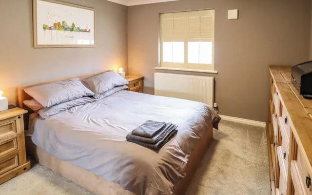 10 Mellor Way