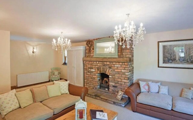 Charlesworth Lodges