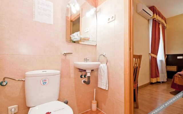 Hostal Las Cortes