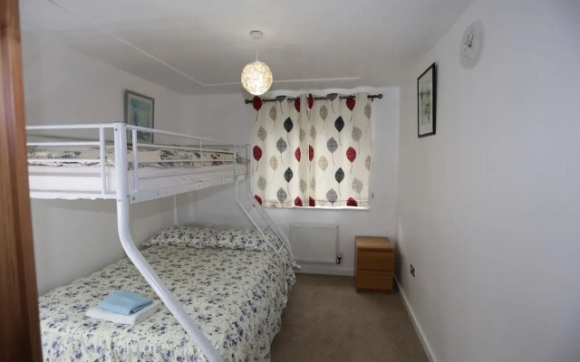 2 bed Riverview Bridge House Apartment