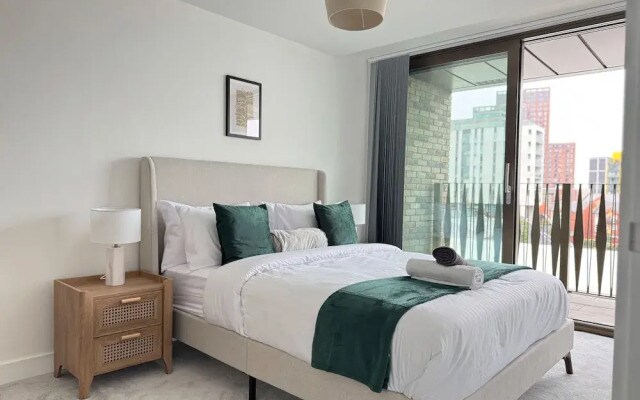 2 Bed Flat - Sleeps 4 - Parking - Wifi