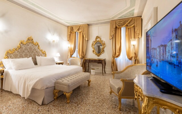 Cà Bonfadini Historic Experience Hotel Venice