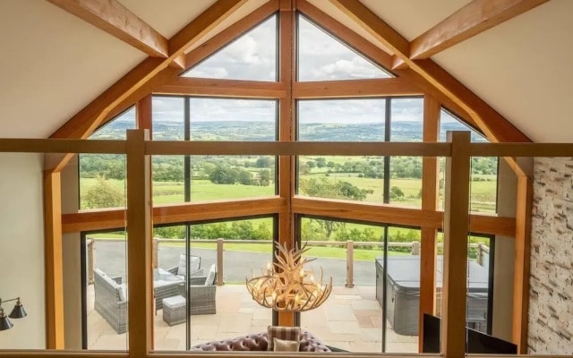 Valley View Lodge Sleeps 8 With Hot Tub