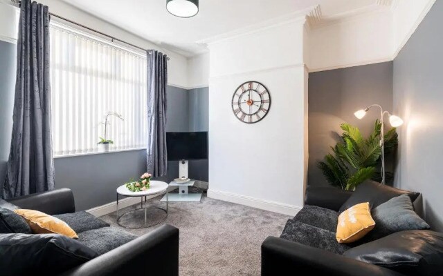Contractor & Leisure & Garden & Central Location