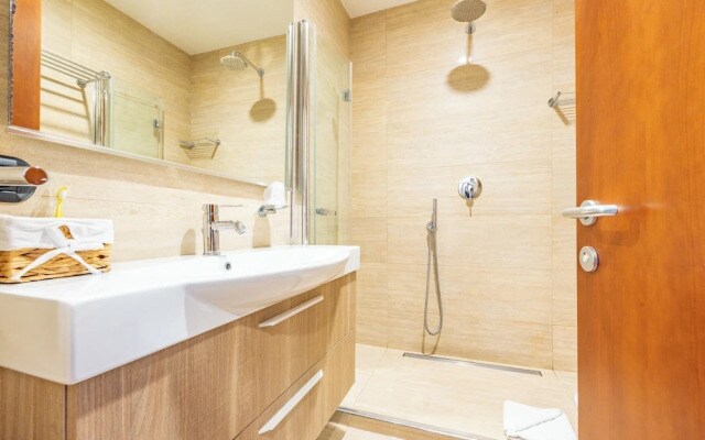 Andenis Tiber House