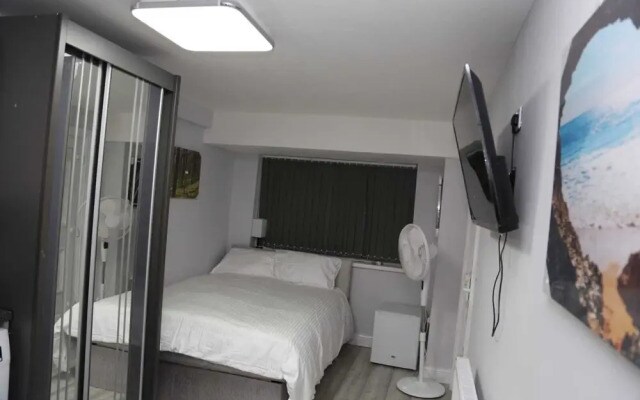 Budget Ensuite Room Woolwich