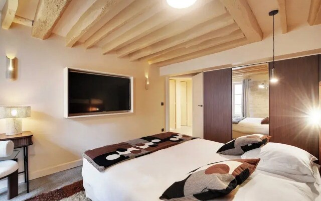 Sublime 3 BDR Renovated by Architect - Bon Marche