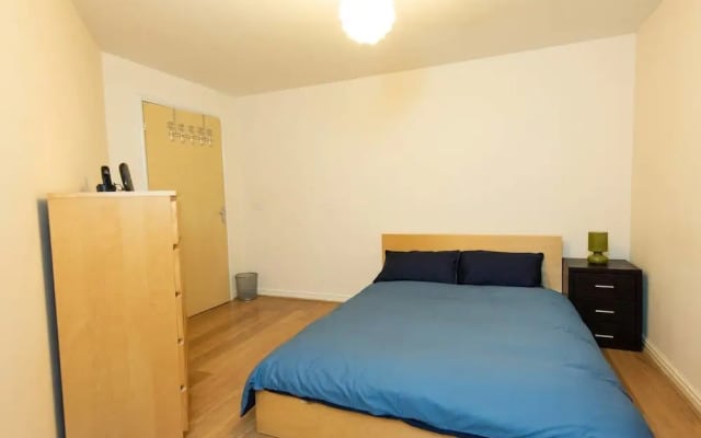 Top Floor Apt Near City Centre
