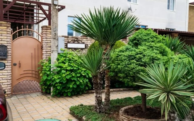 Guest House on ulitsa Uyutnaya