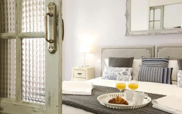 Reina Sofia Boutique - MADFlats Collection
