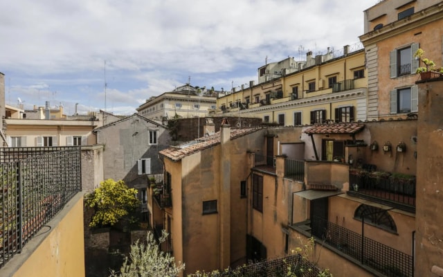Pantheon Romantic Nest with Terrace