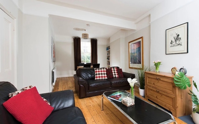 Spacious 6BR House near Trendy Brixton