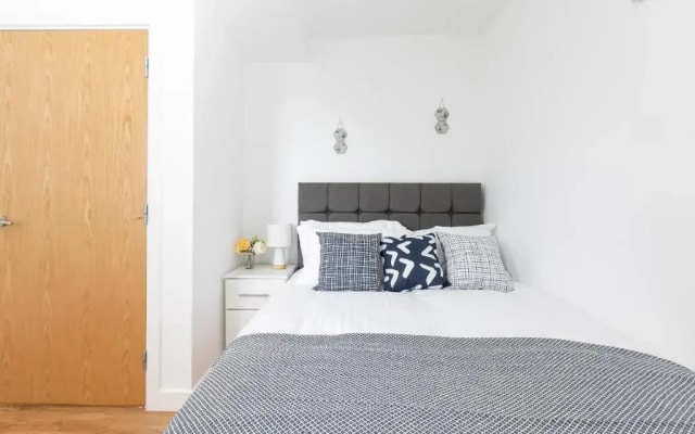 Skyvillion Tower Points - Tower Point Lovely apartment in Enfield London