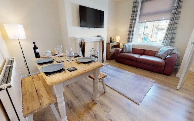 Stayzo Stylish House Accommodation in Westminster