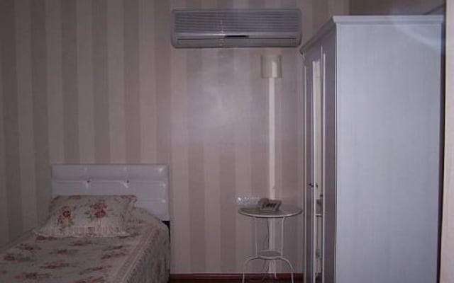 Airport House