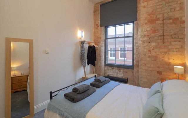 Apartment 16 Broadway House