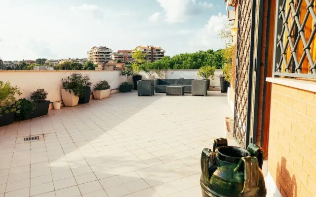Sunset Apartment in Rome