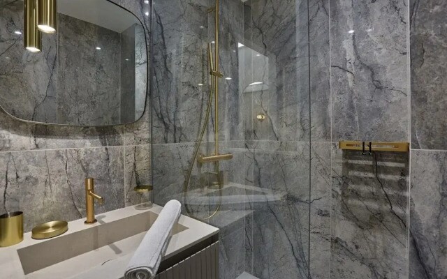 Elegant Flat Matignon Avenue Faubourg St Honore