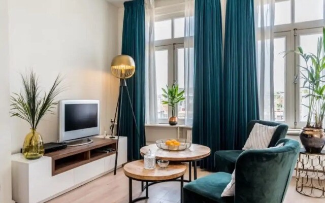 Boutique Canal House Suites