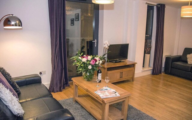 Base Serviced Apartments - Cumberland Apartments
